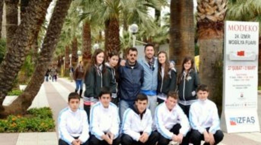 G&uuml;m&uuml;şova Lisesi Tenis Kortunda D&uuml;zce&rsquo;yi Temsil Etti