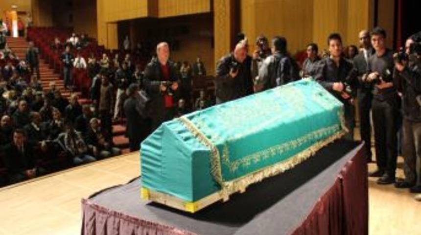 M&uuml;sl&uuml;m G&uuml;rses Uğurlanıyor