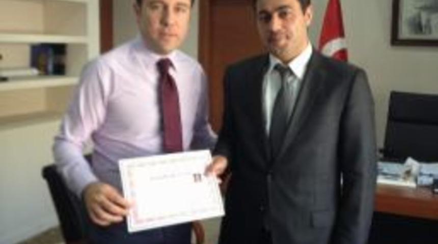 Kaymakam, Başarılı Din G&ouml;revlisini &Ouml;d&uuml;llendirdi