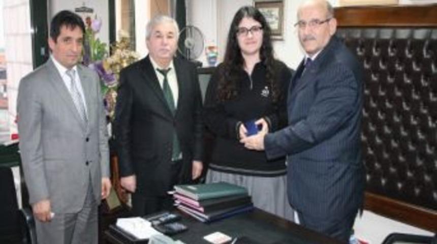 5 Ayda 105 Kitap Okudu