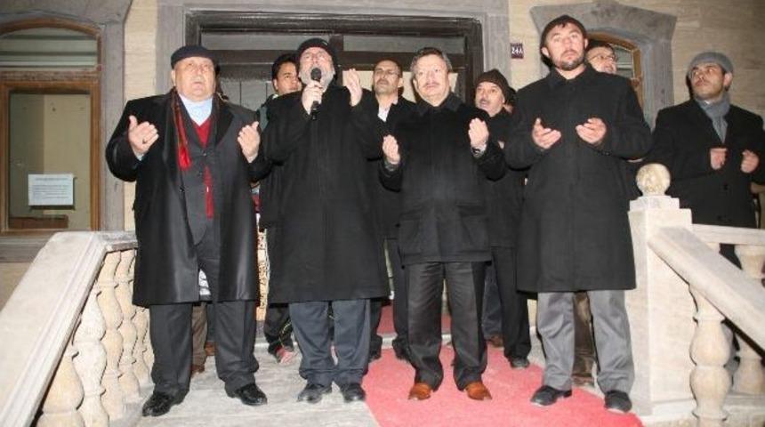 Yozgatlı Hayırsever İş Adamı Bilal Şahin İşçilerini Umreye Uğurladı