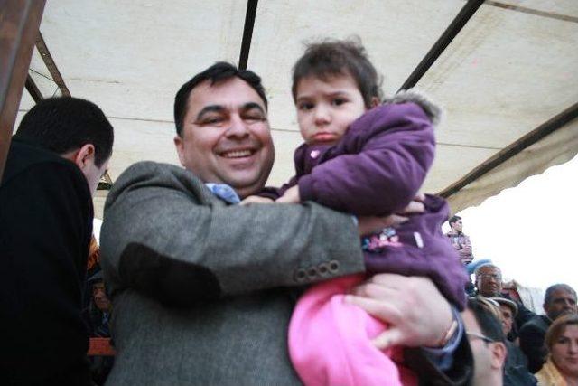 K&ouml;şk Arenasında 70 &Ccedil;ift Deve Cami Yapımı İ&ccedil;in G&uuml;reş Tuttu 2