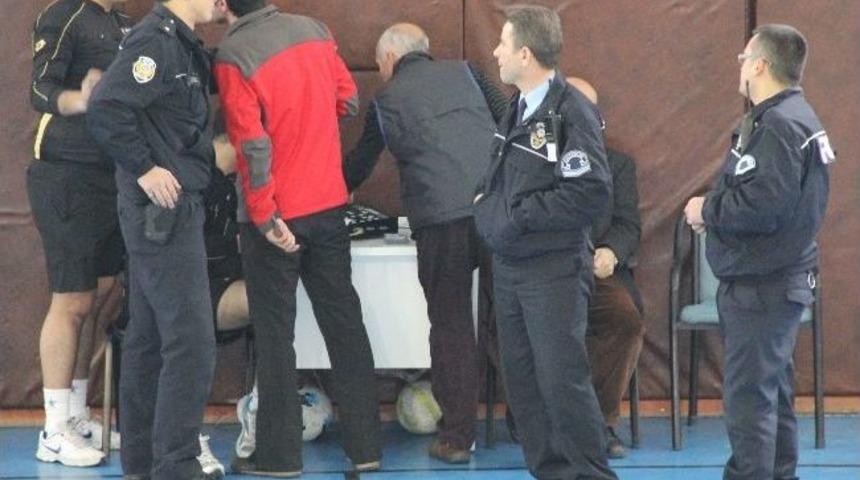 Liseler Arası Futbol Maçında Kavga