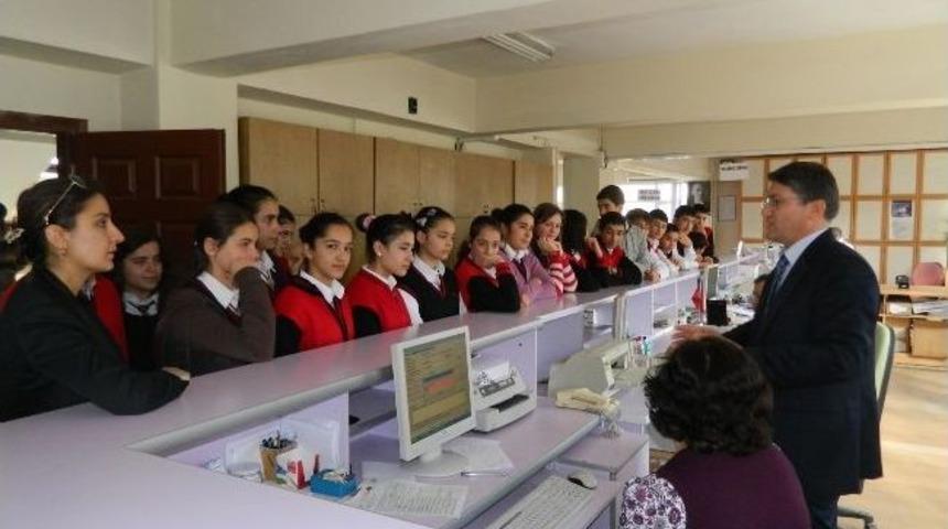 Öğrenciler Malmüdürlüğünü Ziyaret Etti