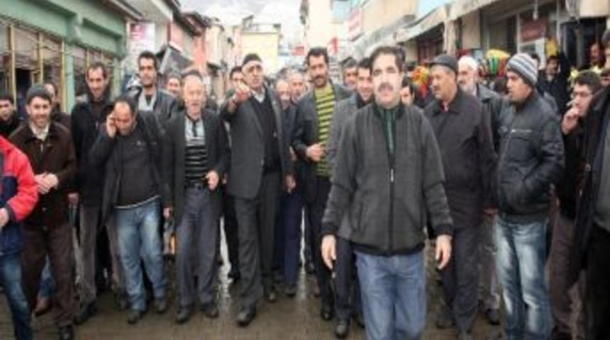 Veliler Okul İ&ccedil;in Y&uuml;r&uuml;d&uuml;...