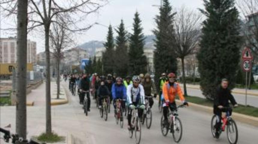 Pedaller Yeşilay İ&ccedil;in &Ccedil;evrildi