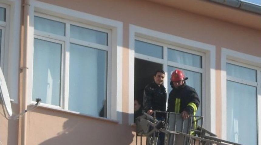 &Ouml;ğrenciler Deprem Ve Yangın Konusunda Bilgilendirildi