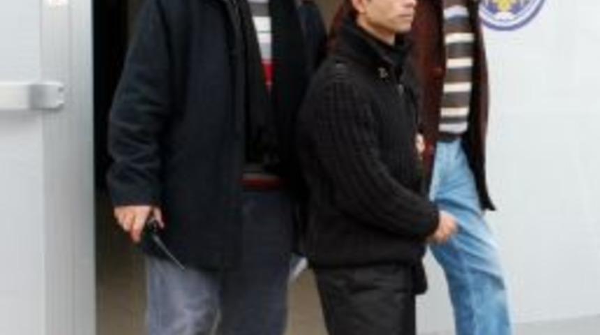 Eşini Bı&ccedil;aklayınca Hapis Cezası Aldı