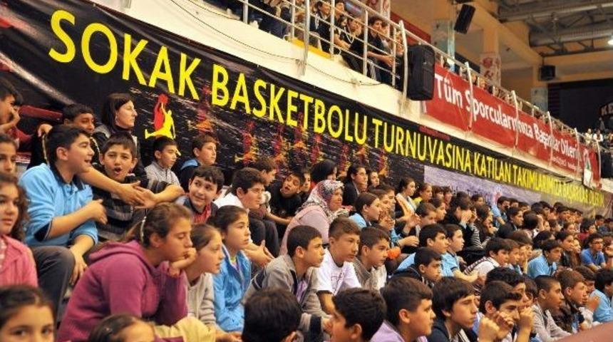 &lsquo;sokak Basketbolu Turnuvası&rsquo; Başladı