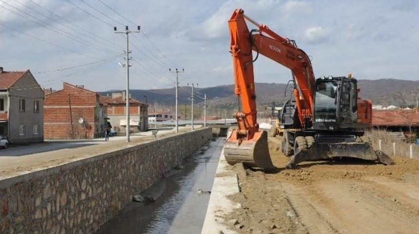 Dsi Kanalında 2. Etap Toprak Tesviye &Ccedil;alışmaları Tamamlandı