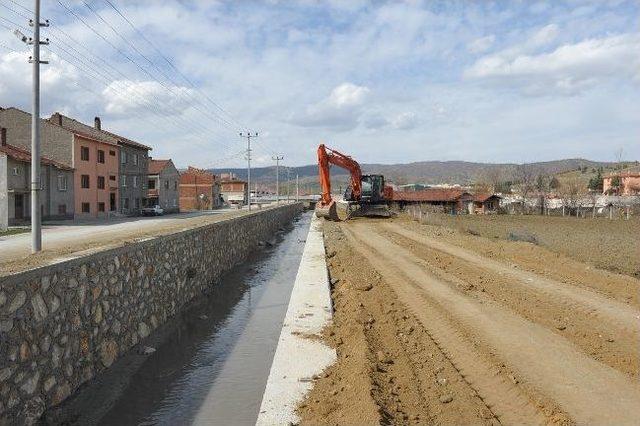 Dsi Kanalında 2. Etap Toprak Tesviye Çalışmaları Tamamlandı