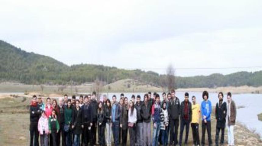 Denizlili Gen&ccedil;ler Doğa Y&uuml;r&uuml;y&uuml;ş&uuml;ne &Ccedil;ıktı