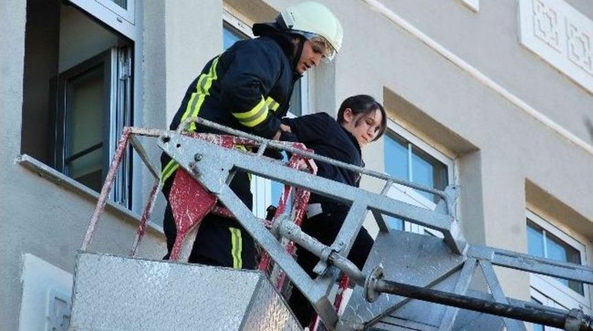 Simav İtfaiyesi'nden Okullarda Yangın Tatbikatı