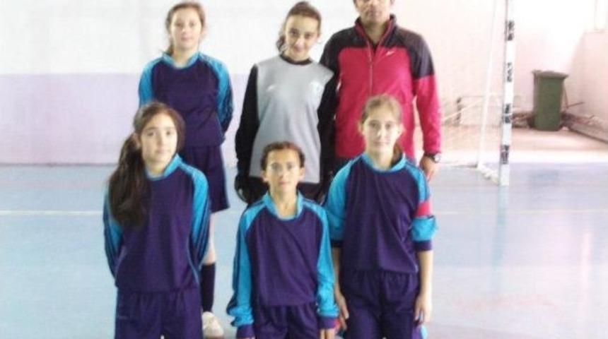 Futbolcu Kızların B&uuml;y&uuml;k Başarısı