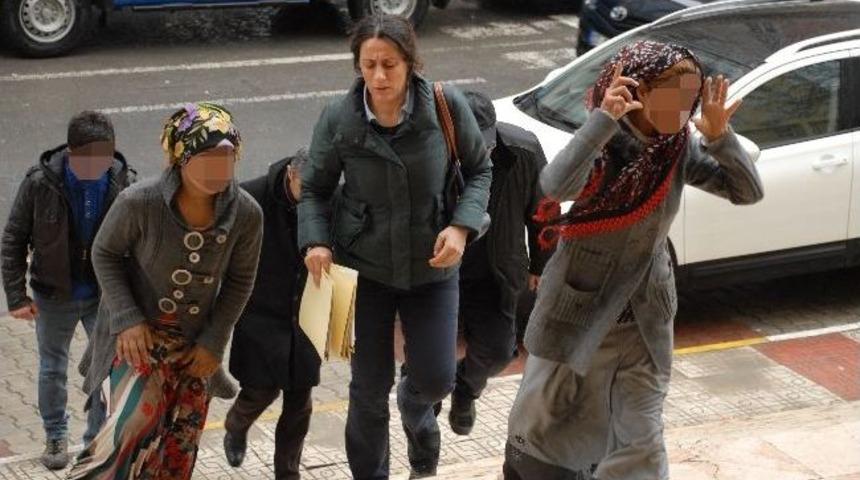 Hurda Toplayan 3 Gen&ccedil; Kız Hırsızlık Su&ccedil;undan G&ouml;zaltına Alındı