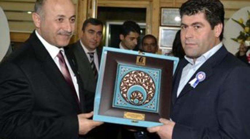 Ardahan'ın vergi rekortmenleri &ouml;d&uuml;llendirildi