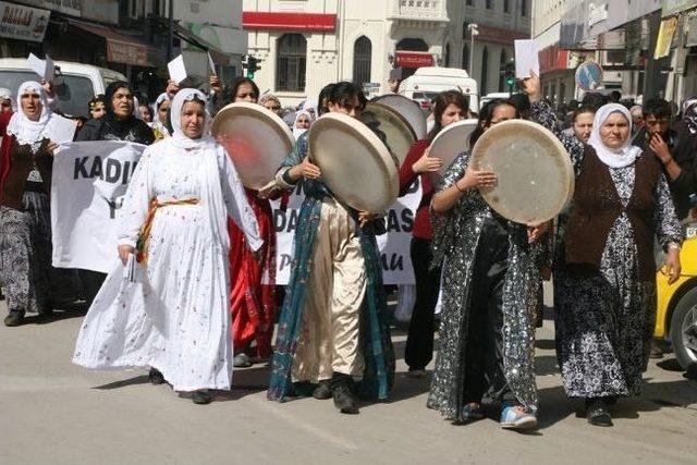 Kadın Platformu’ndan Cezaevindeki Kadınlara 8 Mart Kartı