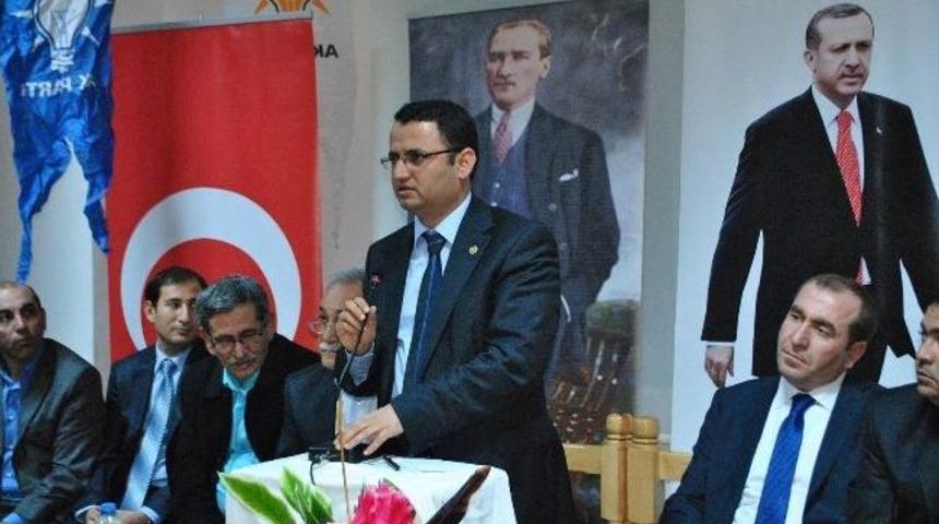 Ak Parti'nin Mahalle Toplantısına Yoğun İlgi