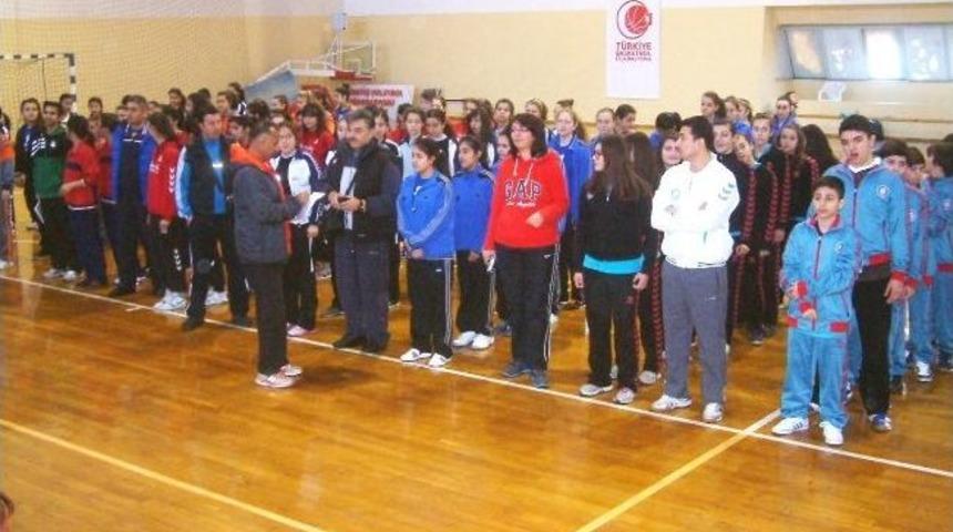 Burhaniye&rsquo;de Hentbol Heyecanı Başladı