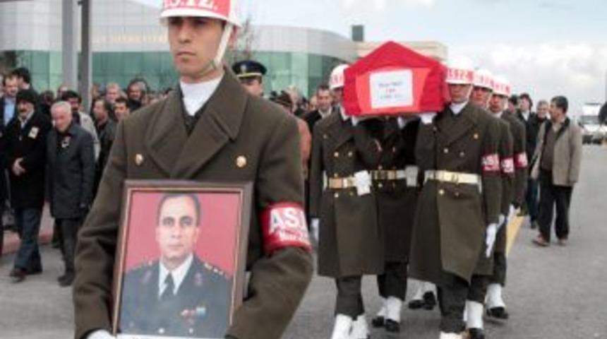 Beyin Kanaması Sonucu &Ouml;len Albay, Toprağa Verildi