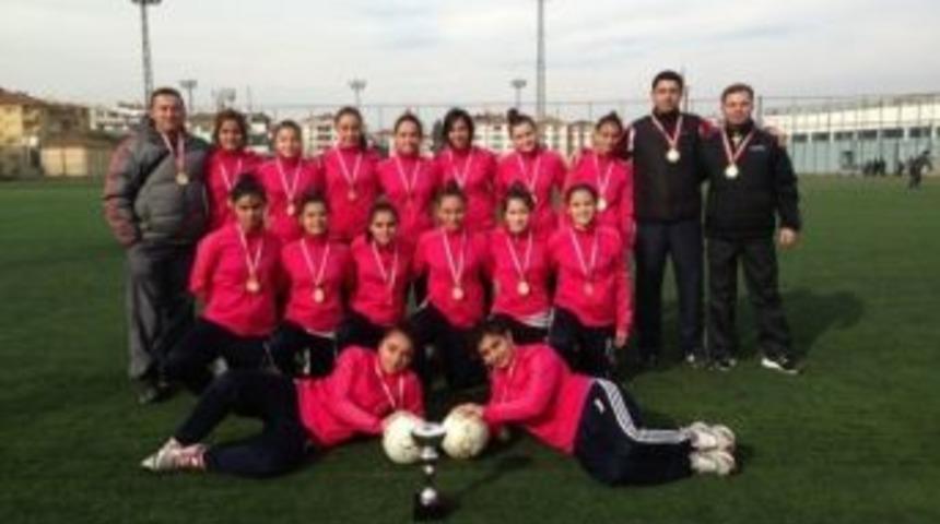 Karab&uuml;k Okullarının Başarısı