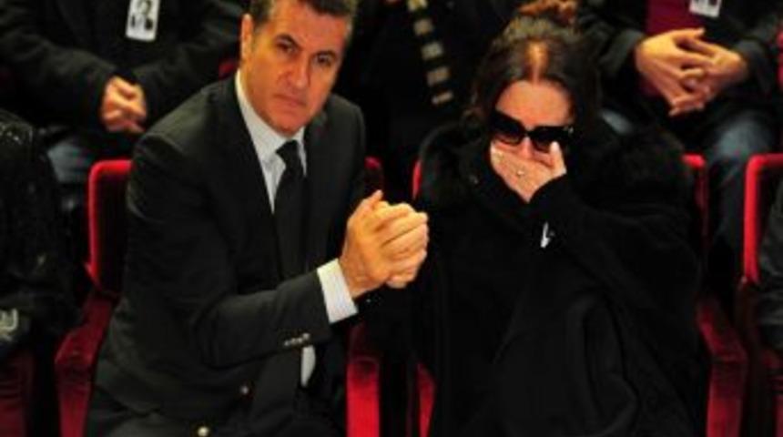 Muhterem Nur, G&uuml;&ccedil;l&uuml;kle Ayakta Durdu