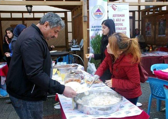 Kadına Yönelik Şiddete Karşı Kermes Düzenlendi