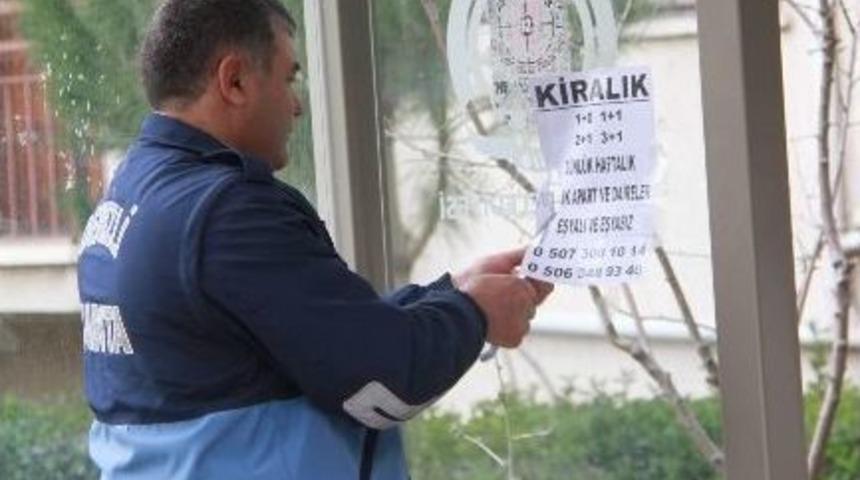 Denizli'de Zabıtadan Afiş Denetimi