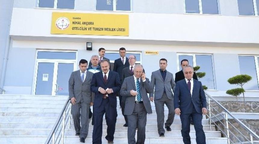 Vali Daş&ouml;z, Ak&ccedil;ura Turizm Lisesi'ni Ziyaret Etti