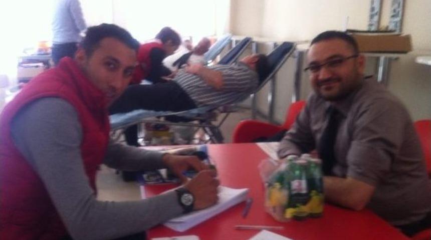 Ak Partililerden Kan Kampanyasına Destek