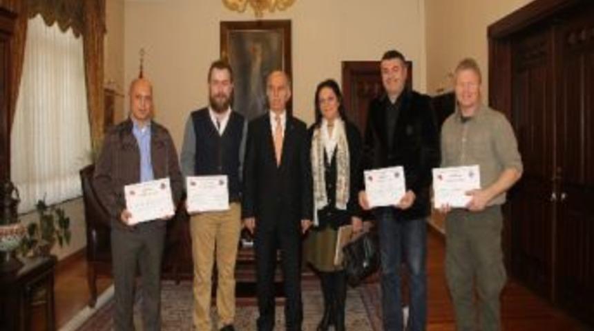 &ldquo;sel&ccedil;uklu Mutfağı&rdquo; Ekibine Vali&rsquo;den Takdirname