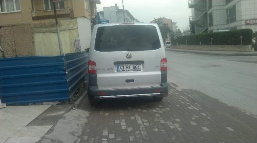 Kaldırımlar Ara&ccedil;ların Değil Yayalarındır