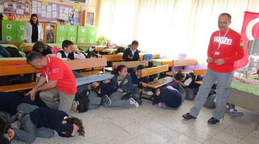 Toroslar&rsquo;da &Ouml;ğrencilere Deprem Bilin&ccedil;lendirme Eğitimi