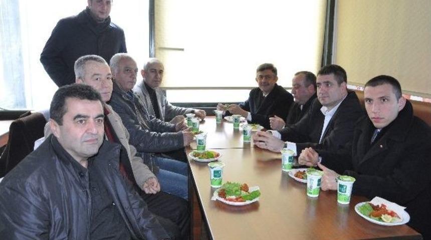 Chp Gençlik Kolları, Çiğ Köfte Günü Düzenledi