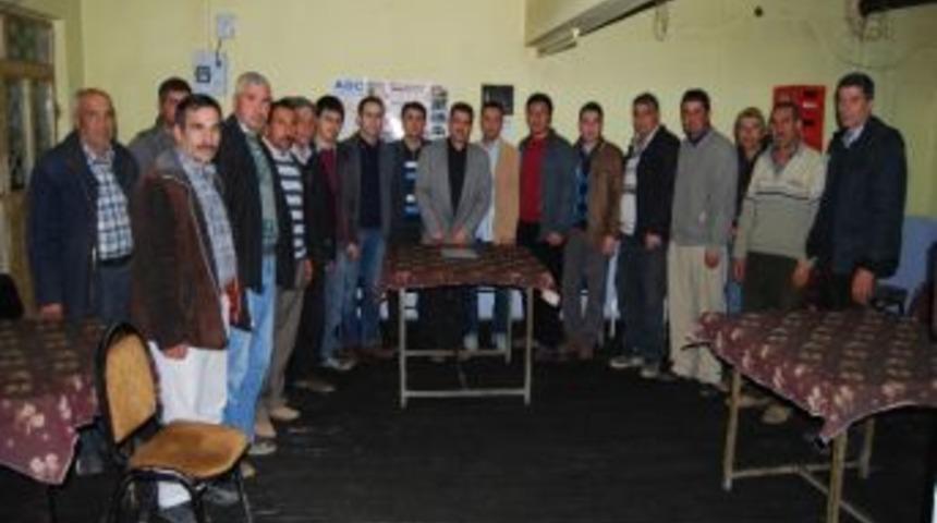 Okul Y&ouml;netimi Taşımalı Eğitim G&ouml;ren 65 &Ouml;ğrencinin Velisini K&ouml;yde Ziyaret Etti