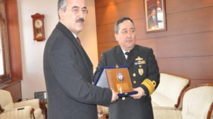 Karadeniz Sahil G&uuml;venlik Komutanı T&uuml;mamiral Uşaklıoğlu&rsquo;ndan, Zonguldak Valisi Ayyıldız&rsquo;a Ziyaret