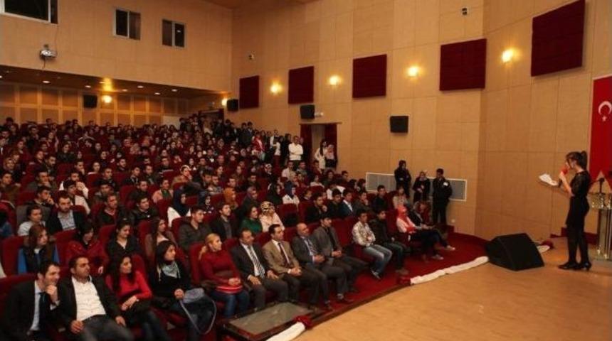 Adıyaman &Uuml;niversitesi'nde Sıra Gecesi