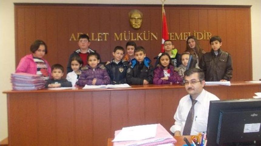 Dahi &Ccedil;ocuklar Başsavcıyı Ziyaret Etti