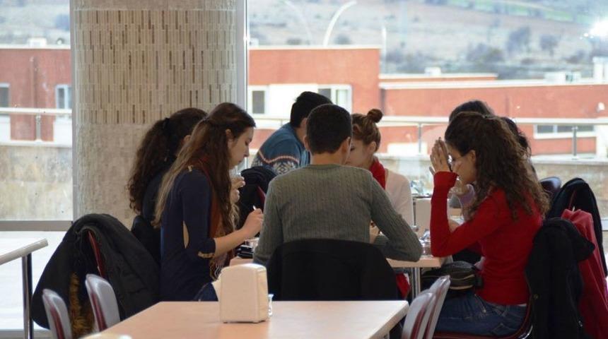 MAK&Uuml;, Beyaz Ekmeği Yemekhaneden Kaldırdı