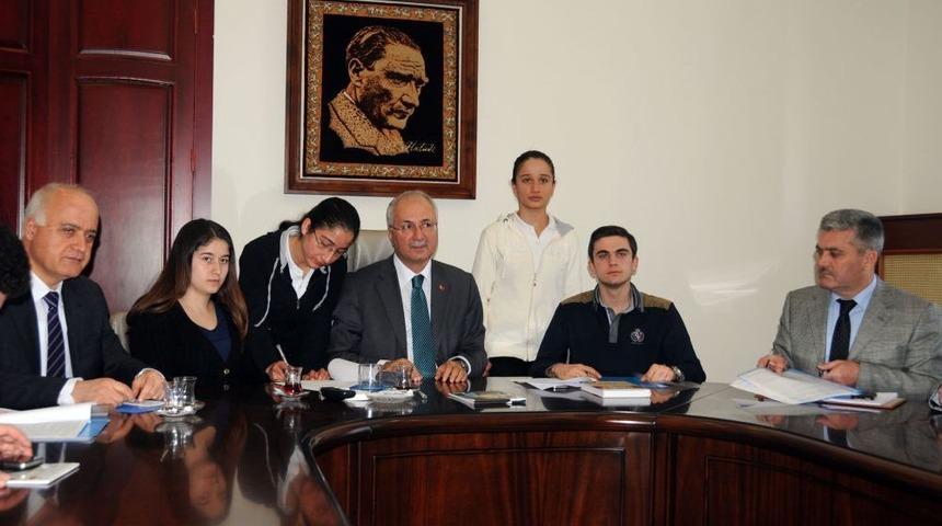 Spil'de Yanan Alanın Fidanlarını &Ouml;ğrenciler Dikecek