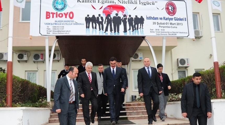 Balıkesir &Uuml;niversitesi'de 'İstihdam Ve Kariyer G&uuml;nleri'