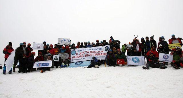 Gençlerden Ata’ya Bağlılık Tırmanışı