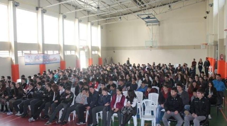 Manisa'da Gen&ccedil;lere Madde Bağımlığı Semineri