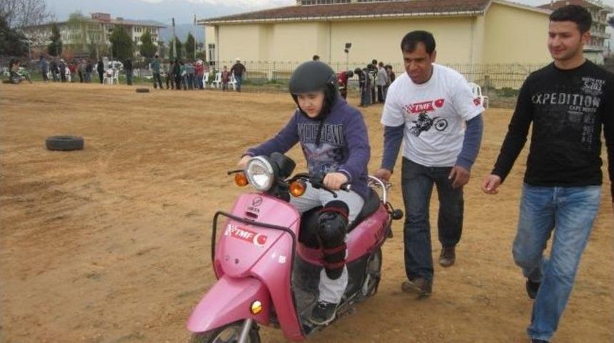 &Ouml;demiş&rsquo;in Yeni Yarış&ccedil;ıları, G&uuml;venli S&uuml;r&uuml;ş Eğitimi Alıyor