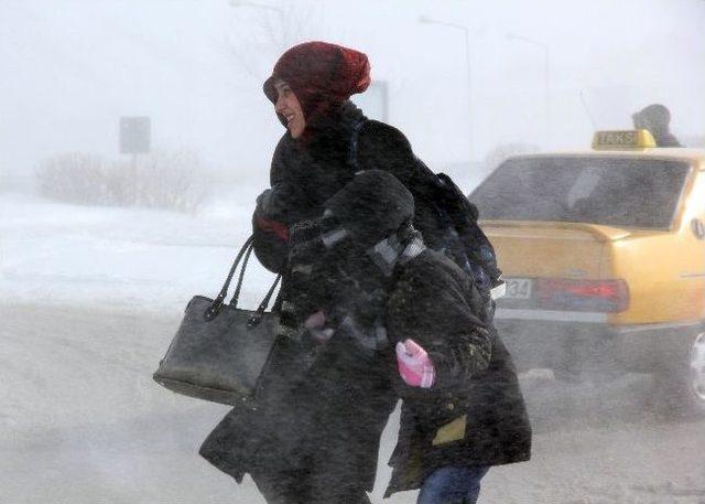 Erzurum'da Okullara Kar Tatili