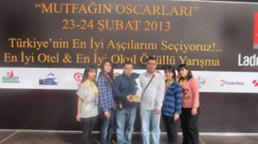 Gemlik Kız Teknik Ve Meslek Lisesi &Ouml;ğrencileri, T&uuml;rkiye Ikincisi