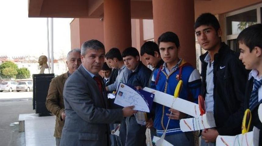 Manavgat Thk Model U&ccedil;ak Kursu'na Katılanlar Sertifikalarını Aldı