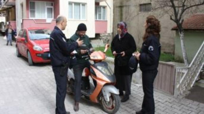 Kula'da Motosiklet S&uuml;r&uuml;c&uuml;lerine Kask Uyarısı