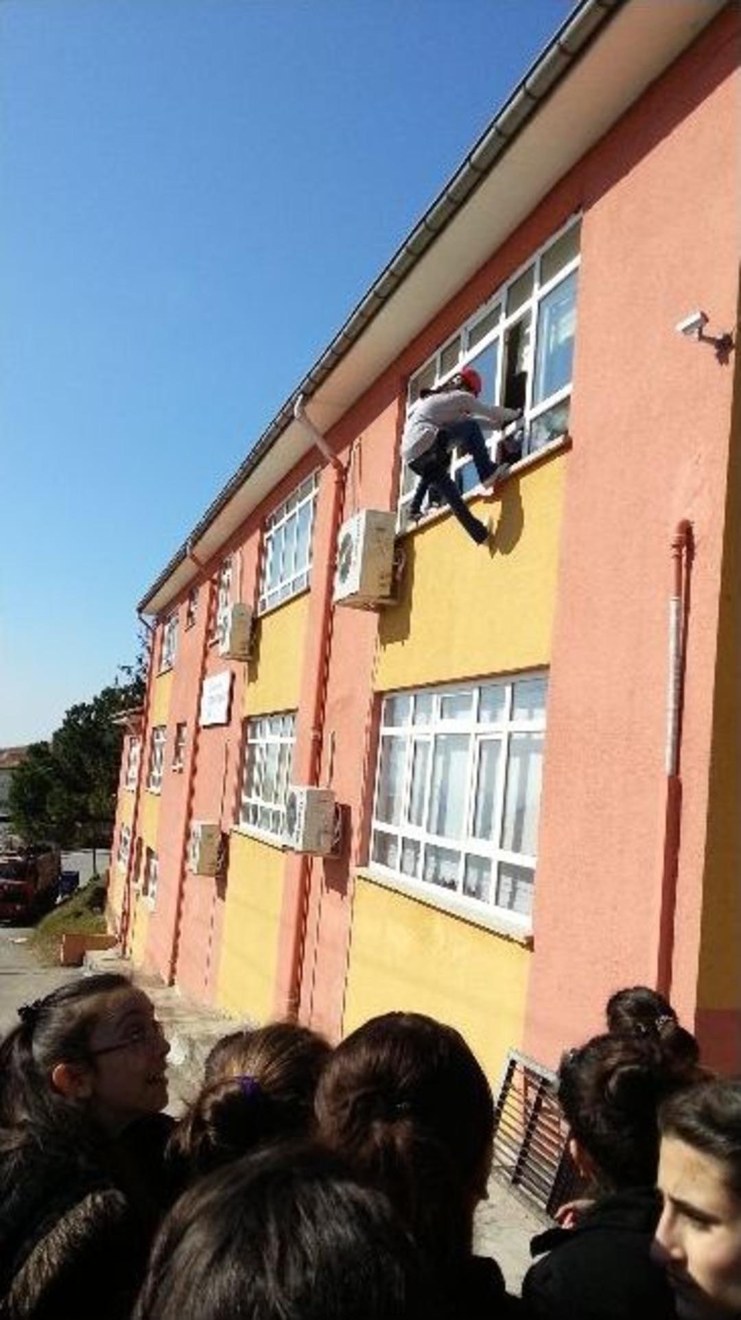 Alaplı Kız Teknik Meslek Lisesinde Deprem Ve Yangın Tatbikatı