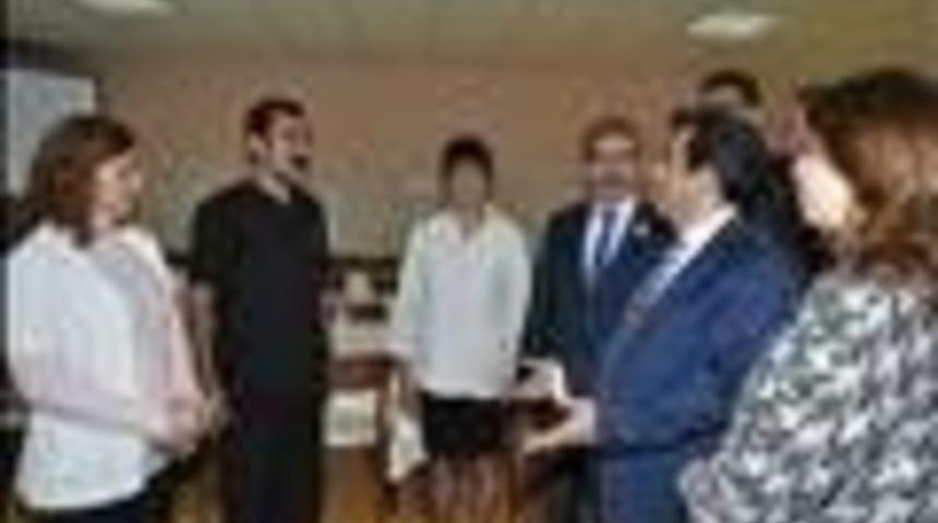 Vali G&uuml;zeloğlu Engelli Vatandaşlar İle Bir Araya Geldi